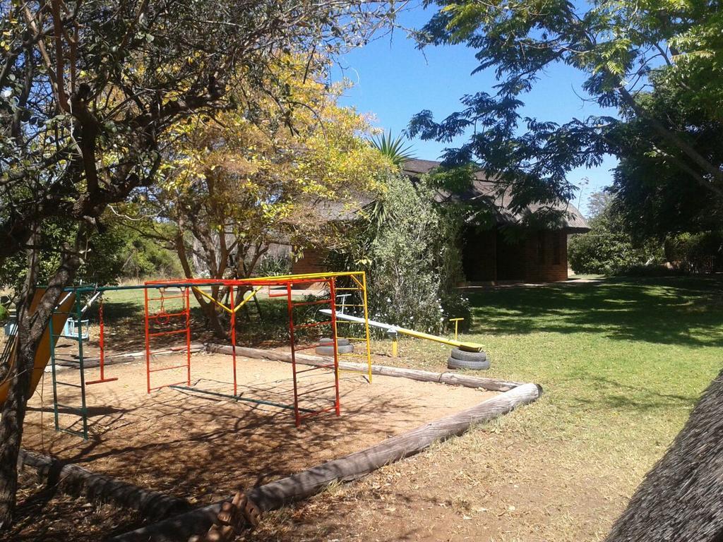 Southern Comfort Lodge Bulawayo Ngoại thất bức ảnh